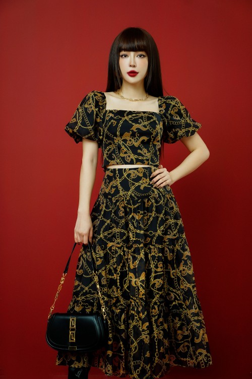 Sixdo Black Baroque Print Tiered Midi Skirt